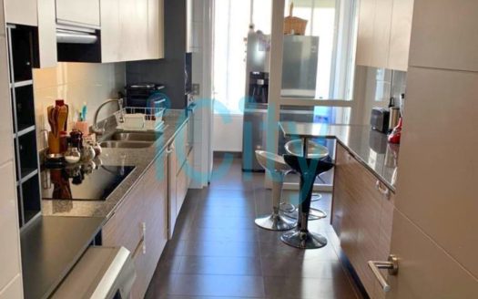 ARRIENDO Lujosos departamento en condominio Huantajaya